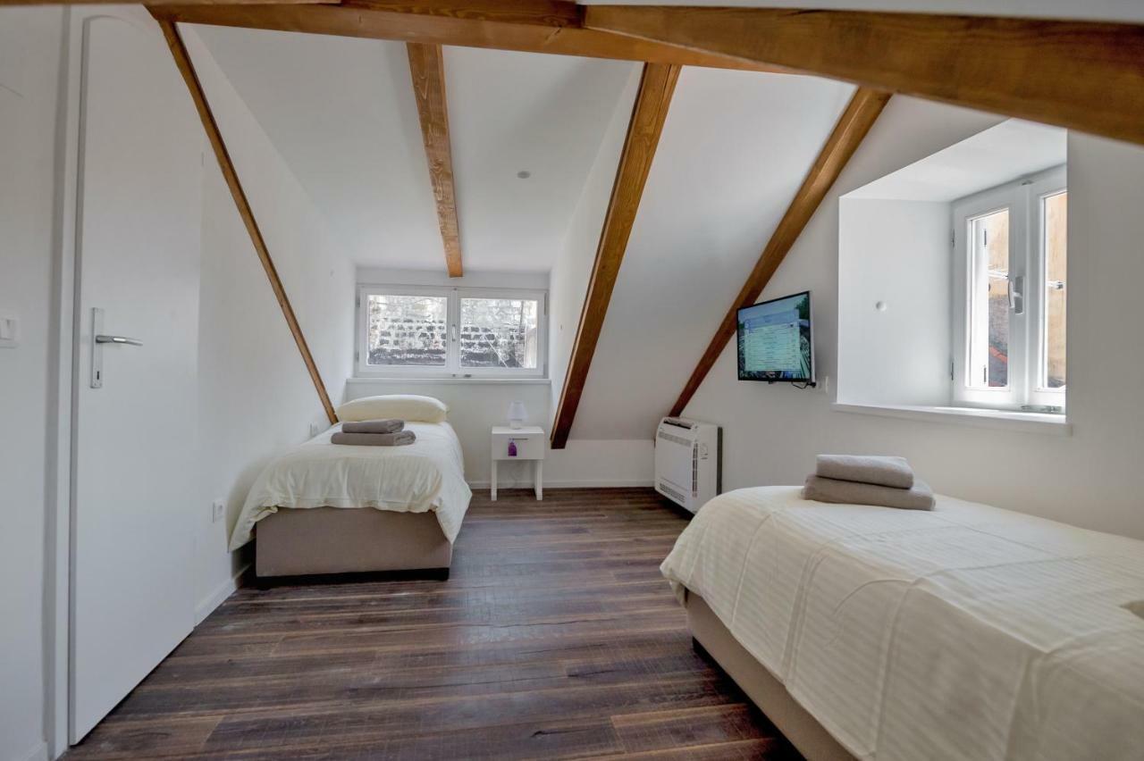 Feel Like An Emperor Apartma